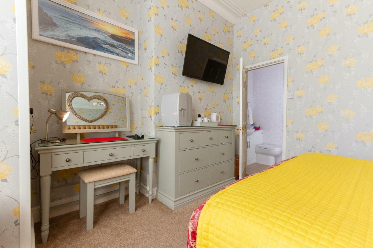 בלקפול Valentine Lodge Over 21 Adult Couples Only מראה חיצוני תמונה