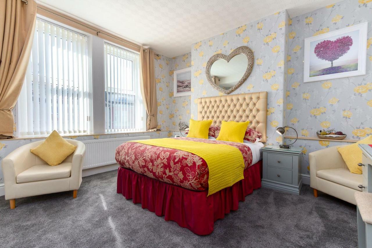 בלקפול Valentine Lodge Over 21 Adult Couples Only מראה חיצוני תמונה